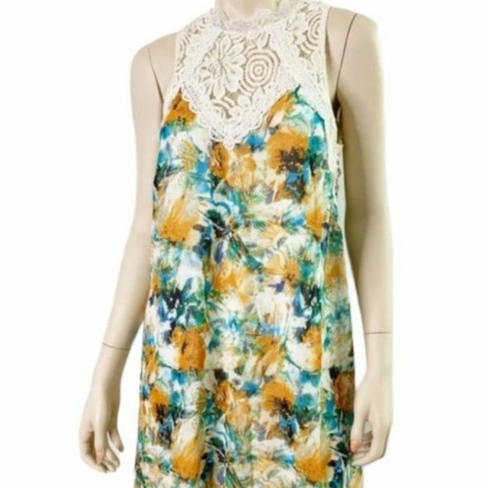 Entro Floral Embroidered Sleeveless Shift Dress